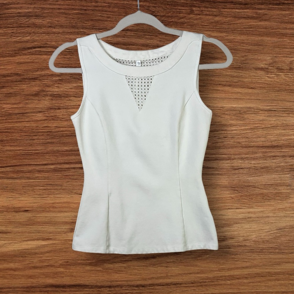 Karen Millen Fitted White Lace Cutout Sleeveless Top Womens Sz 2